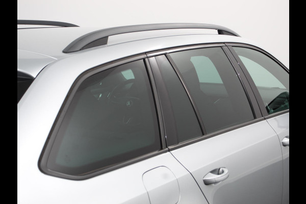 Škoda Octavia Combi 1.0 TSI 115pk Sport Business | Navigatie | Climate Control | Trekhaak | Extra Getint Glas | Lichtmetalen Velgen | Parkeer sensoren