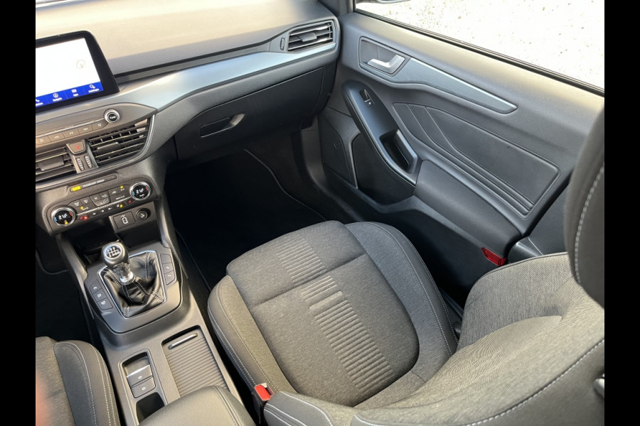 Ford FOCUS Wagon 1.0 EcoB. Active Bns TREKHAAK! WINTERPACK! DESIGNPACK