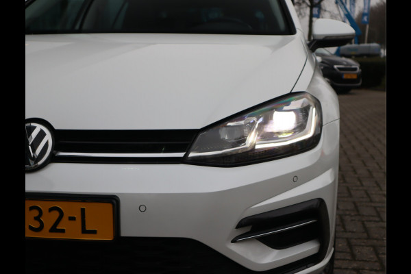 Volkswagen Golf 1.5 TSI Highline R-Line // Dealeronderhouden