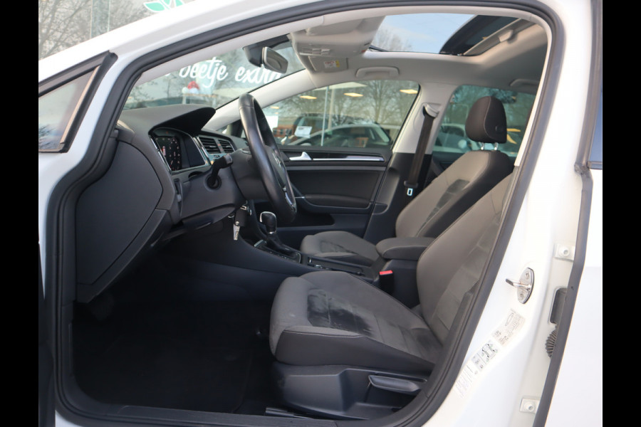 Volkswagen Golf 1.5 TSI Highline R-Line // Dealeronderhouden