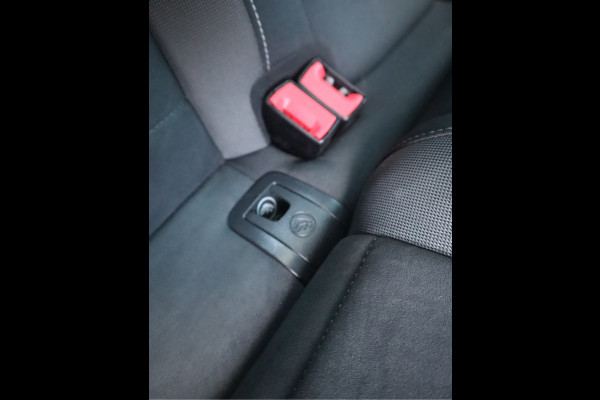 Volkswagen Golf 1.5 TSI Highline R-Line // Dealeronderhouden