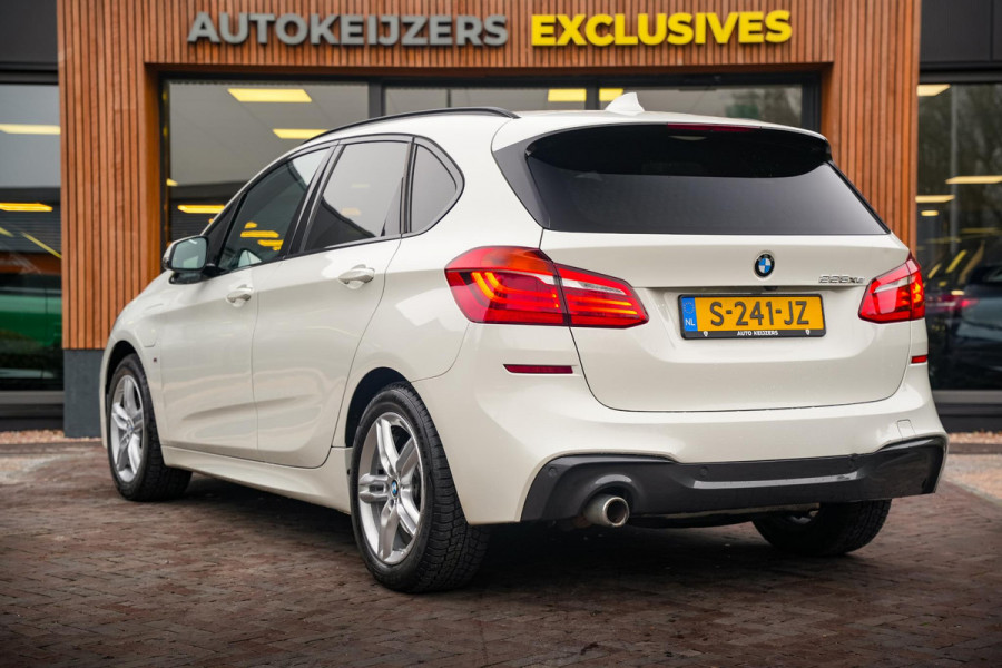 BMW 2 Serie Active Tourer 225xe iPerformance High Executive M Pakket Camera Pano HUD Clima Cruise Leer 17"LM
