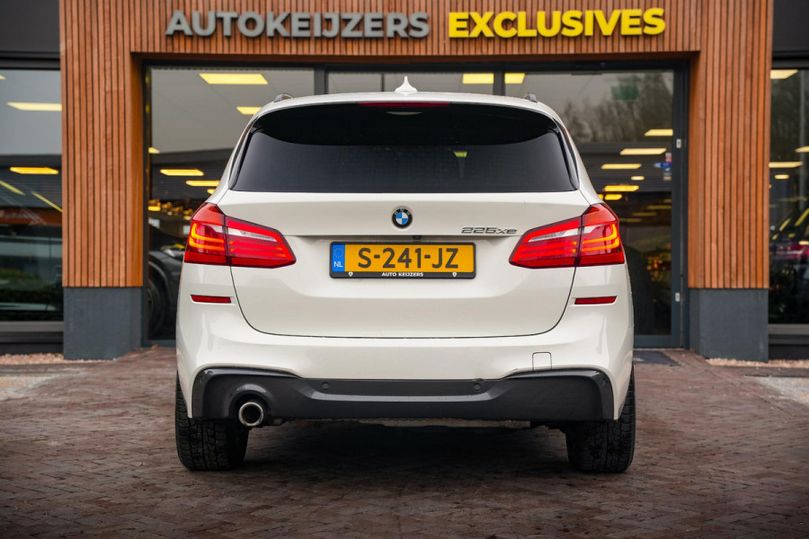 BMW 2 Serie Active Tourer 225xe iPerformance High Executive M Pakket Camera Pano HUD Clima Cruise Leer 17"LM