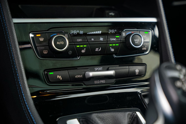 BMW 2 Serie Active Tourer 225xe iPerformance High Executive M Pakket Camera Pano HUD Clima Cruise Leer 17"LM