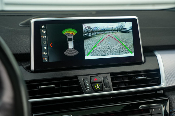 BMW 2 Serie Active Tourer 225xe iPerformance High Executive M Pakket Camera Pano HUD Clima Cruise Leer 17"LM