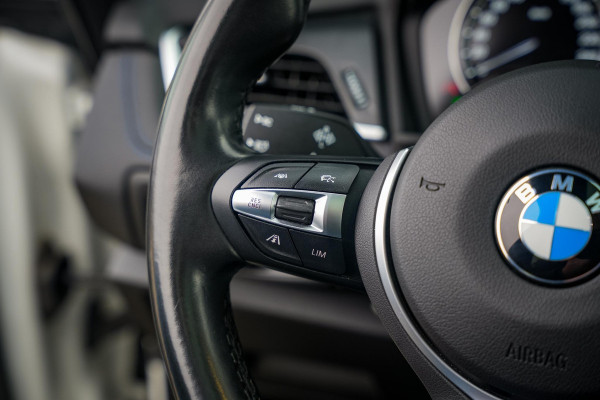 BMW 2 Serie Active Tourer 225xe iPerformance High Executive M Pakket Camera Pano HUD Clima Cruise Leer 17"LM