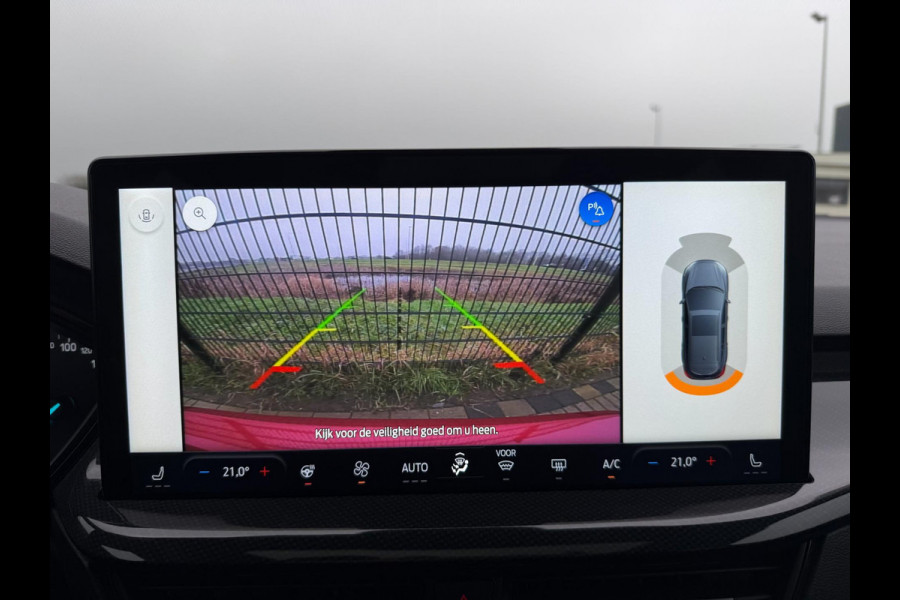 Ford FOCUS Wagon 1.0 EcoBoost Hybrid ST Line X | PANO | 155PK | Camera | Blind Spot | Stuur/stoel verw.