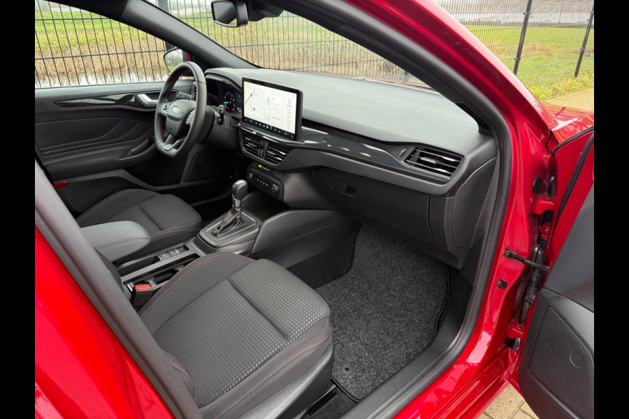 Ford FOCUS Wagon 1.0 EcoBoost Hybrid ST Line X | PANO | 155PK | Camera | Blind Spot | Stuur/stoel verw.