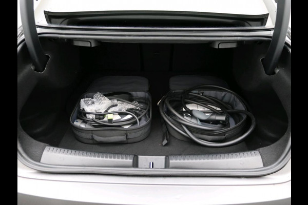 Mercedes-Benz CLA-Klasse 250 e Business Solution AMG Trekhaak | AMG Line | Night Pakket | Panorama Schuif-Kanteldak | 19 Inch AMG velgen. Inclusief 24 maanden MB Certified garantie voor Europa.