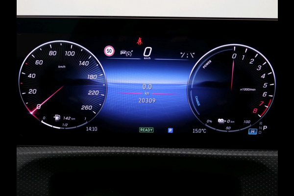 Mercedes-Benz CLA-Klasse 250 e Business Solution AMG Trekhaak | AMG Line | Night Pakket | Panorama Schuif-Kanteldak | 19 Inch AMG velgen. Inclusief 24 maanden MB Certified garantie voor Europa.