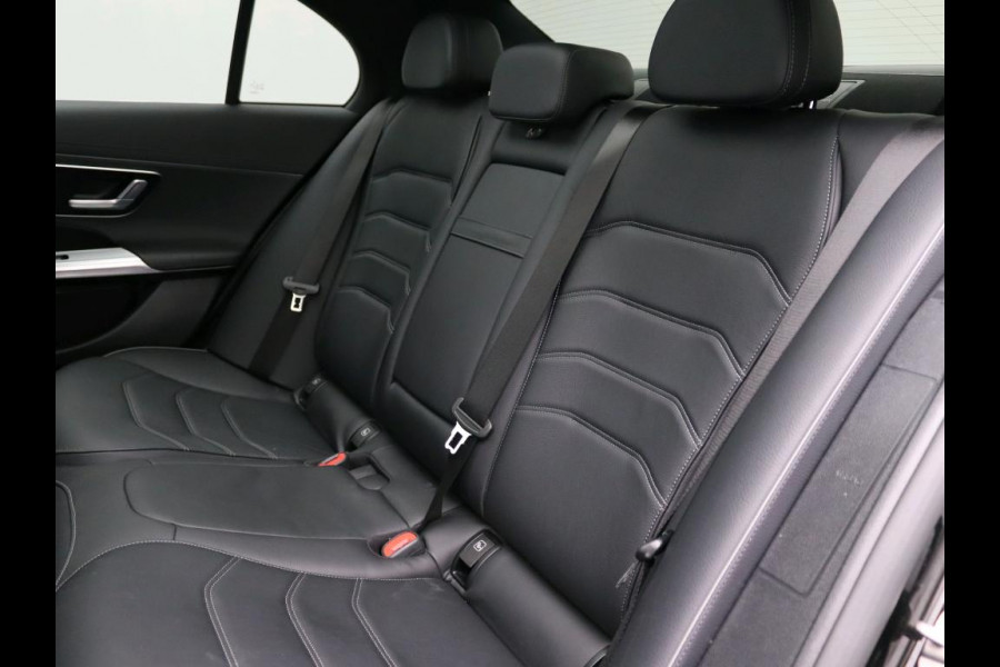 Mercedes-Benz E-Klasse 300 e AMG Plug-In Hybride AMG Line | Panorama Schuif-Kanteldak | Widescreen Dashboard | Burmester® 4D surround sound system | Digil Licht. Inclusief 24 maanden MB Certified garantie voor Europa.
