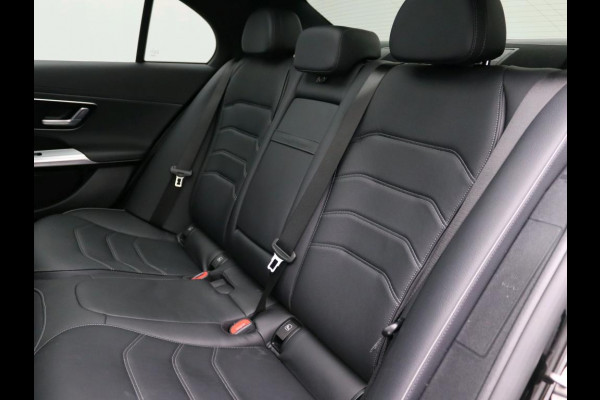 Mercedes-Benz E-Klasse 300 e AMG Plug-In Hybride AMG Line | Panorama Schuif-Kanteldak | Widescreen Dashboard | Burmester® 4D surround sound system | Digil Licht. Inclusief 24 maanden MB Certified garantie voor Europa.