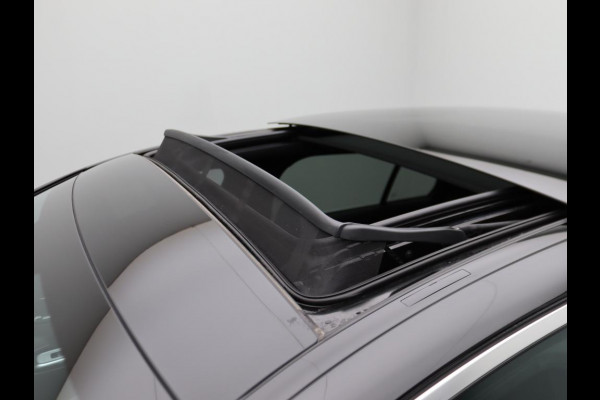 Mercedes-Benz E-Klasse 300 e AMG Plug-In Hybride AMG Line | Panorama Schuif-Kanteldak | Widescreen Dashboard | Burmester® 4D surround sound system | Digil Licht. Inclusief 24 maanden MB Certified garantie voor Europa.