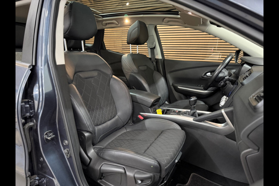 Renault Kadjar 1.3 TCe Intens | Pano | Trekhaak | Sportstoelen | BOSE | 19' inch | Stoelverwarming | LED | DAB Radio | Keyless