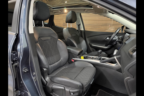 Renault Kadjar 1.3 TCe Intens | Pano | Trekhaak | Sportstoelen | BOSE | 19' inch | Stoelverwarming | LED | DAB Radio | Keyless