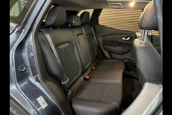 Renault Kadjar 1.3 TCe Intens | Pano | Trekhaak | Sportstoelen | BOSE | 19' inch | Stoelverwarming | LED | DAB Radio | Keyless