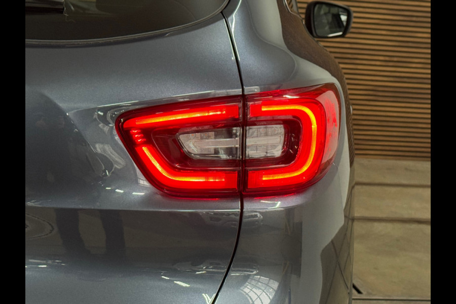 Renault Kadjar 1.3 TCe Intens | Pano | Trekhaak | Sportstoelen | BOSE | 19' inch | Stoelverwarming | LED | DAB Radio | Keyless