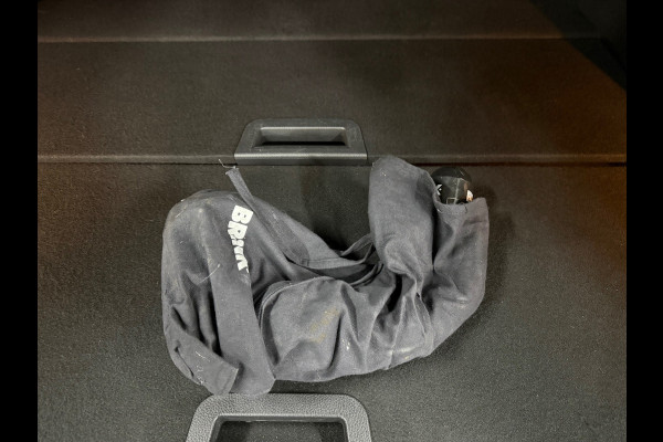 Renault Kadjar 1.3 TCe Intens | Pano | Trekhaak | Sportstoelen | BOSE | 19' inch | Stoelverwarming | LED | DAB Radio | Keyless