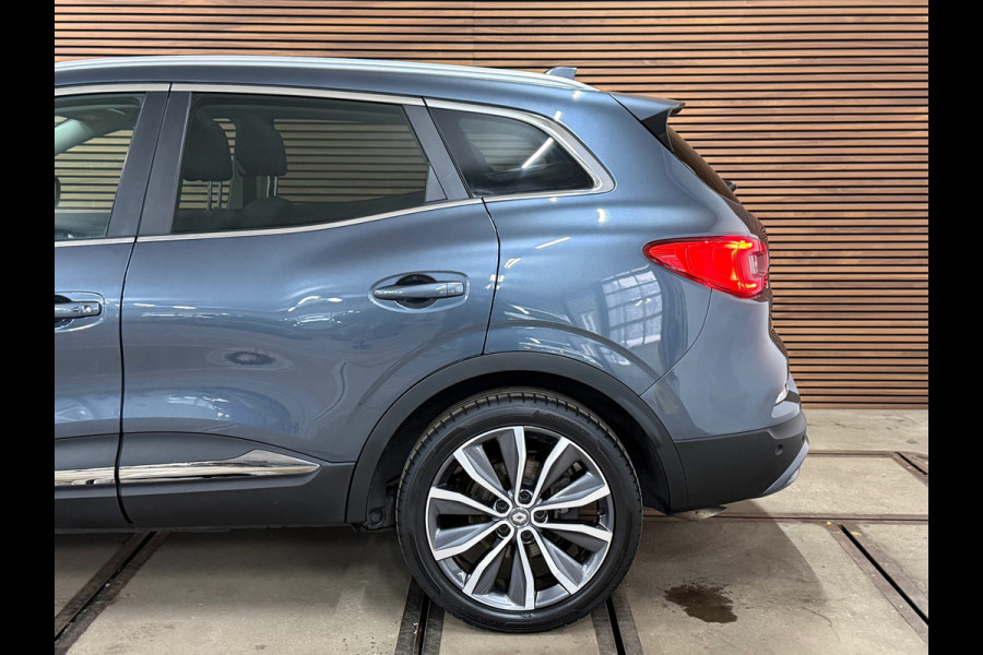 Renault Kadjar 1.3 TCe Intens | Pano | Trekhaak | Sportstoelen | BOSE | 19' inch | Stoelverwarming | LED | DAB Radio | Keyless