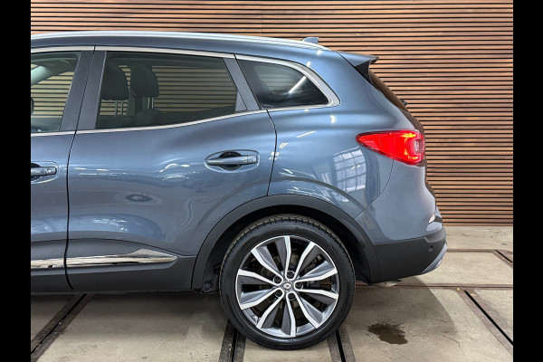 Renault Kadjar 1.3 TCe Intens | Pano | Trekhaak | Sportstoelen | BOSE | 19' inch | Stoelverwarming | LED | DAB Radio | Keyless