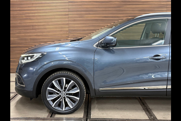Renault Kadjar 1.3 TCe Intens | Pano | Trekhaak | Sportstoelen | BOSE | 19' inch | Stoelverwarming | LED | DAB Radio | Keyless