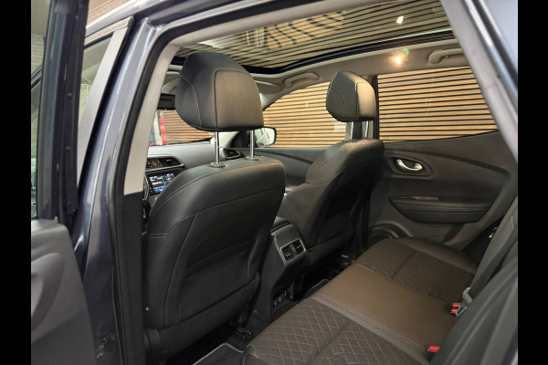 Renault Kadjar 1.3 TCe Intens | Pano | Trekhaak | Sportstoelen | BOSE | 19' inch | Stoelverwarming | LED | DAB Radio | Keyless