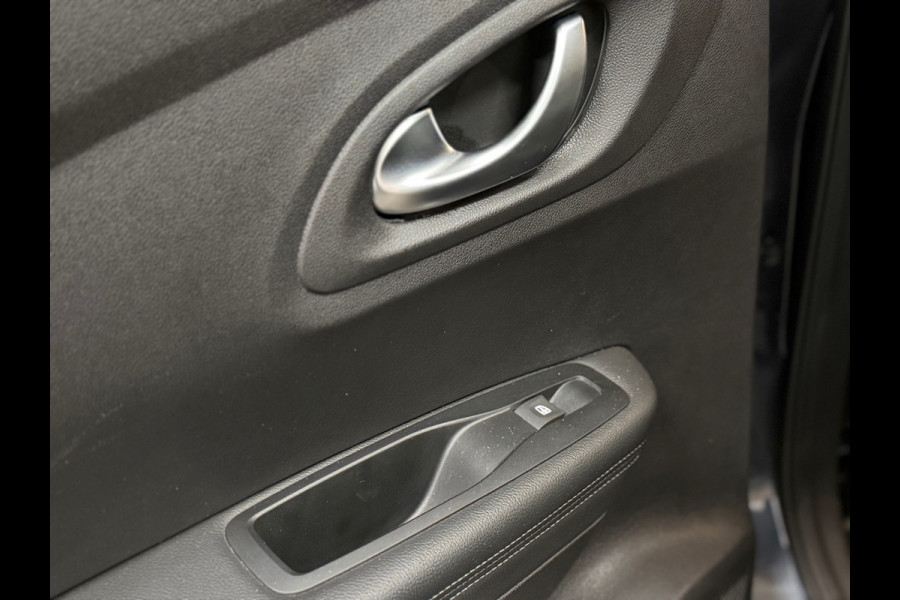 Renault Kadjar 1.3 TCe Intens | Pano | Trekhaak | Sportstoelen | BOSE | 19' inch | Stoelverwarming | LED | DAB Radio | Keyless