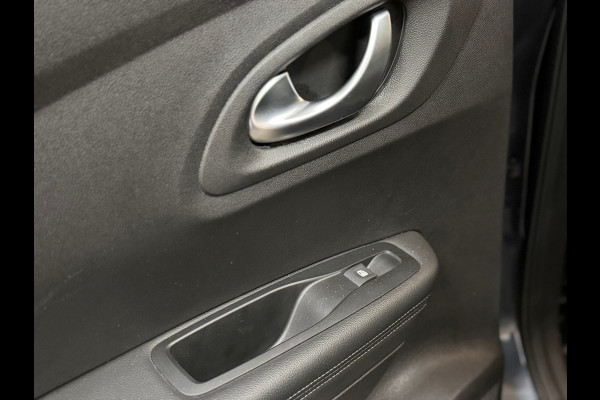 Renault Kadjar 1.3 TCe Intens | Pano | Trekhaak | Sportstoelen | BOSE | 19' inch | Stoelverwarming | LED | DAB Radio | Keyless