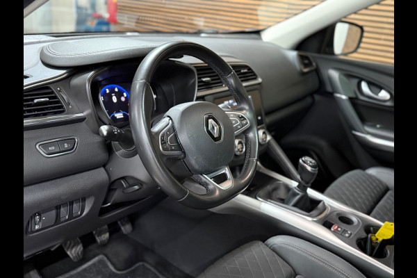 Renault Kadjar 1.3 TCe Intens | Pano | Trekhaak | Sportstoelen | BOSE | 19' inch | Stoelverwarming | LED | DAB Radio | Keyless