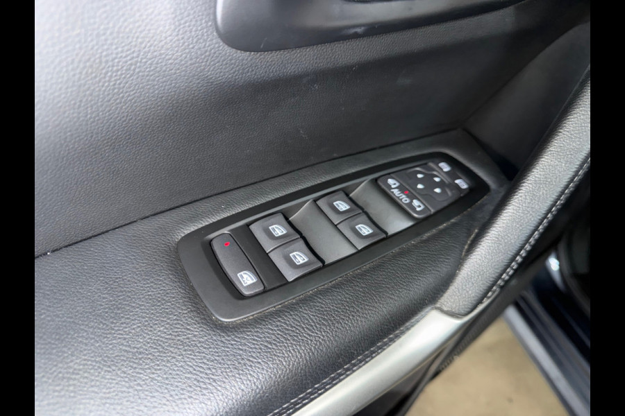 Renault Kadjar 1.3 TCe Intens | Pano | Trekhaak | Sportstoelen | BOSE | 19' inch | Stoelverwarming | LED | DAB Radio | Keyless