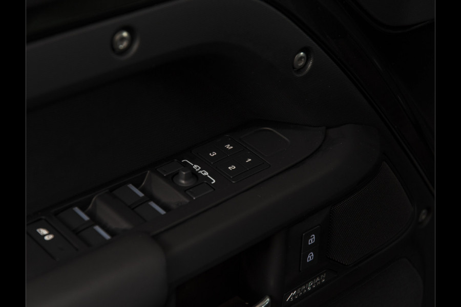 Land Rover Defender 110 2.0 P300e 110 X-Dynamic HSE HUD-PANO-MERIDIAN-22"