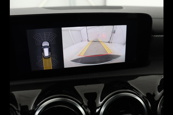 Mercedes-Benz CLA-Klasse Shooting Brake 180 Business Solution | Stoelverwarming | Carplay | Camera | Half leder | Widescreen | Dodehoek detectie | Navigatie | Park Assist