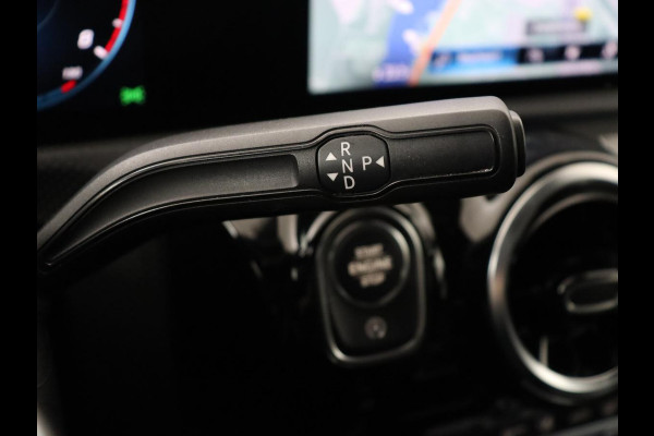 Mercedes-Benz CLA-Klasse Shooting Brake 180 Business Solution | Stoelverwarming | Carplay | Camera | Half leder | Widescreen | Dodehoek detectie | Navigatie | Park Assist