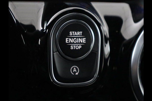 Mercedes-Benz CLA-Klasse Shooting Brake 180 Business Solution | Stoelverwarming | Carplay | Camera | Half leder | Widescreen | Dodehoek detectie | Navigatie | Park Assist