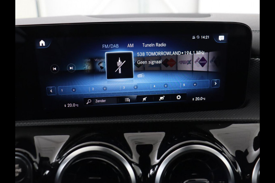 Mercedes-Benz CLA-Klasse Shooting Brake 180 Business Solution | Stoelverwarming | Carplay | Camera | Half leder | Widescreen | Dodehoek detectie | Navigatie | Park Assist