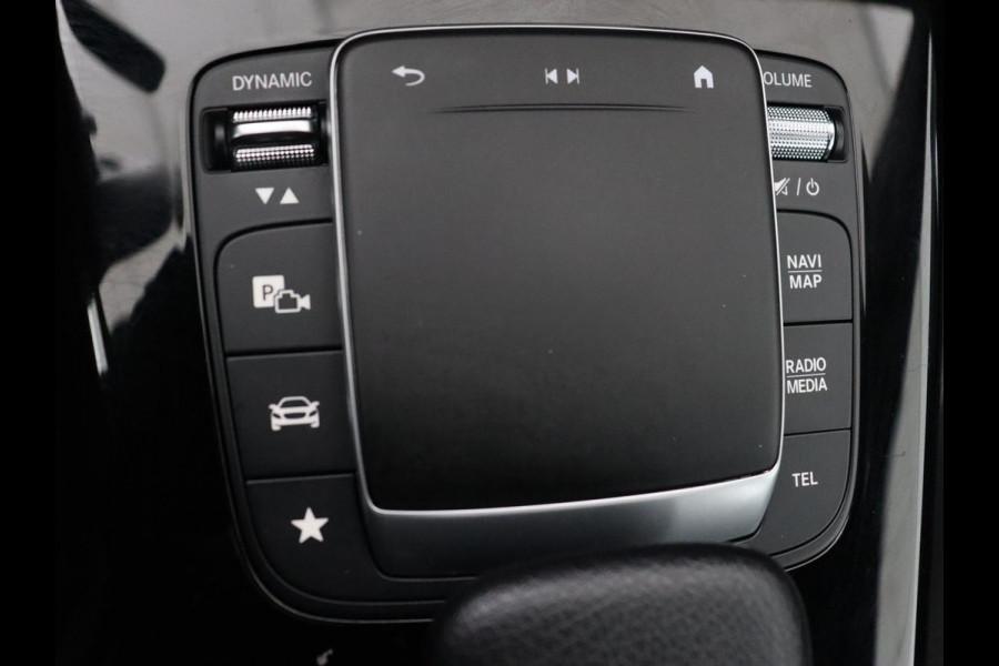 Mercedes-Benz CLA-Klasse Shooting Brake 180 Business Solution | Stoelverwarming | Carplay | Camera | Half leder | Widescreen | Dodehoek detectie | Navigatie | Park Assist