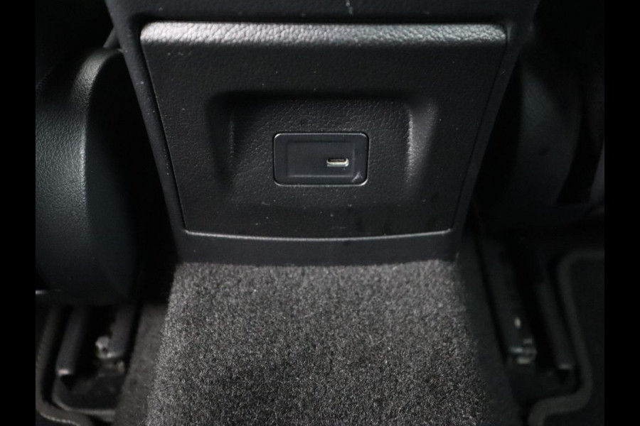 Mercedes-Benz CLA-Klasse Shooting Brake 180 Business Solution | Stoelverwarming | Carplay | Camera | Half leder | Widescreen | Dodehoek detectie | Navigatie | Park Assist