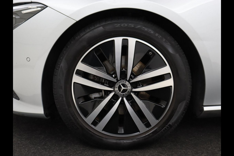 Mercedes-Benz CLA-Klasse Shooting Brake 180 Business Solution | Stoelverwarming | Carplay | Camera | Half leder | Widescreen | Dodehoek detectie | Navigatie | Park Assist