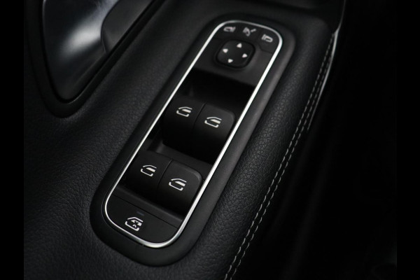 Mercedes-Benz CLA-Klasse Shooting Brake 180 Business Solution | Stoelverwarming | Carplay | Camera | Half leder | Widescreen | Dodehoek detectie | Navigatie | Park Assist