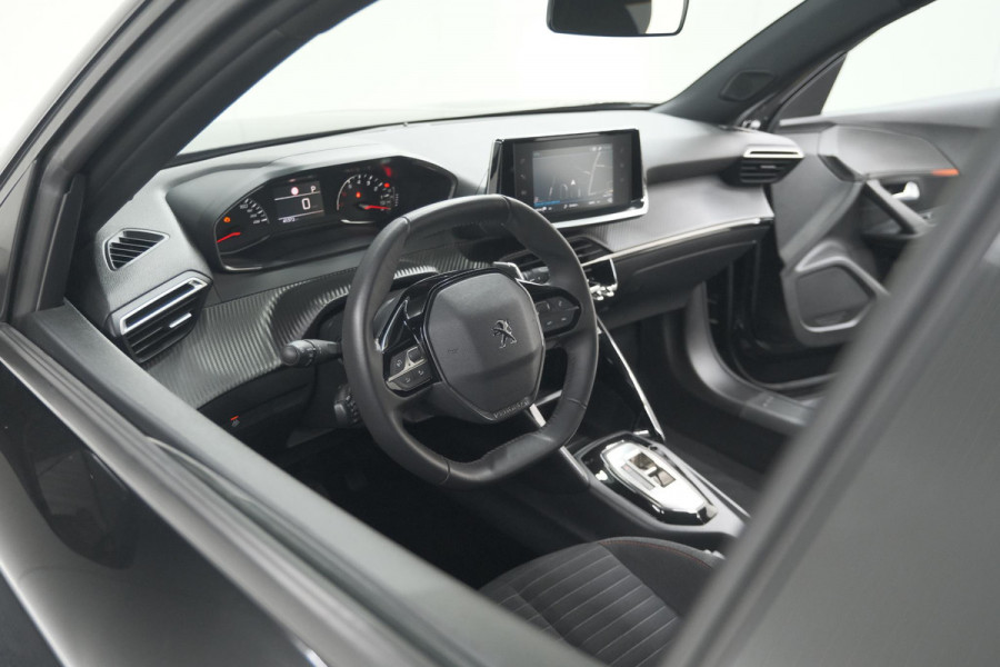 Peugeot 2008 PureTech 130 Active Pack | Trekhaak | Camera | Navigatie | Parkeersensoren | Apple Carplay