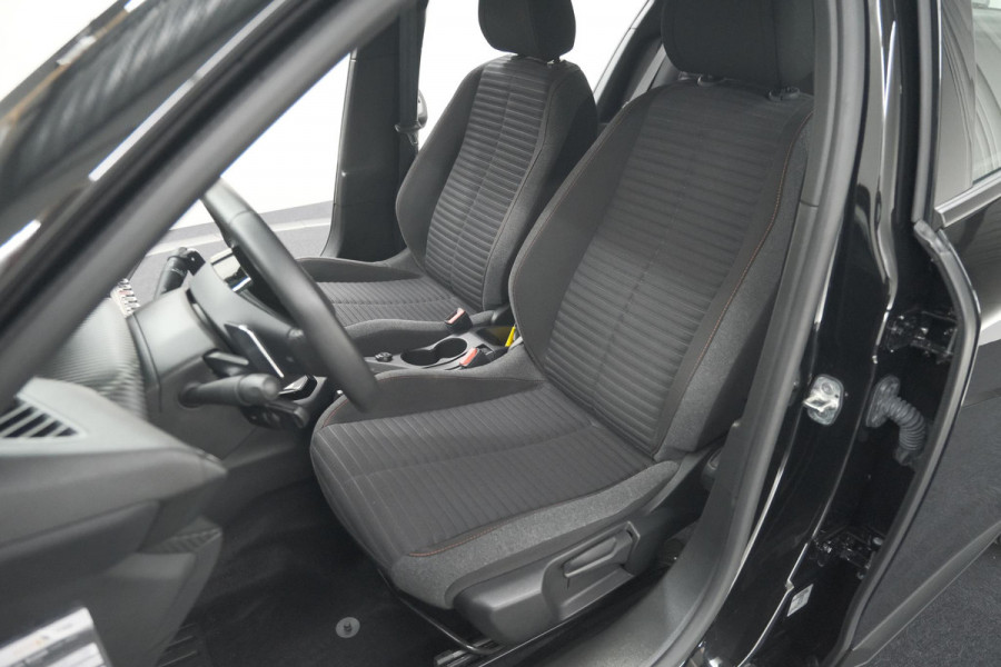Peugeot 2008 PureTech 130 Active Pack | Trekhaak | Camera | Navigatie | Parkeersensoren | Apple Carplay