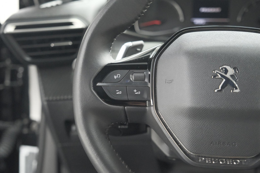 Peugeot 2008 PureTech 130 Active Pack | Trekhaak | Camera | Navigatie | Parkeersensoren | Apple Carplay