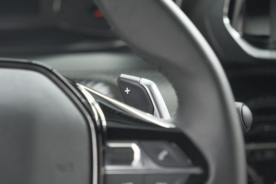 Peugeot 2008 PureTech 130 Active Pack | Trekhaak | Camera | Navigatie | Parkeersensoren | Apple Carplay