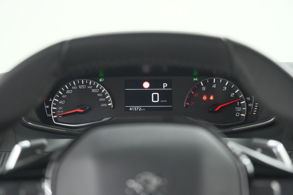 Peugeot 2008 PureTech 130 Active Pack | Trekhaak | Camera | Navigatie | Parkeersensoren | Apple Carplay