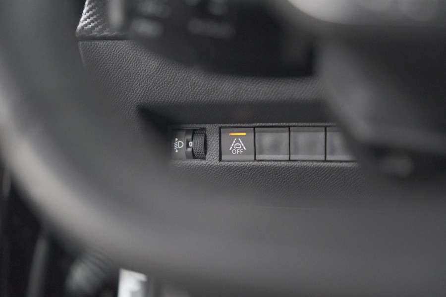 Peugeot 2008 PureTech 130 Active Pack | Trekhaak | Camera | Navigatie | Parkeersensoren | Apple Carplay
