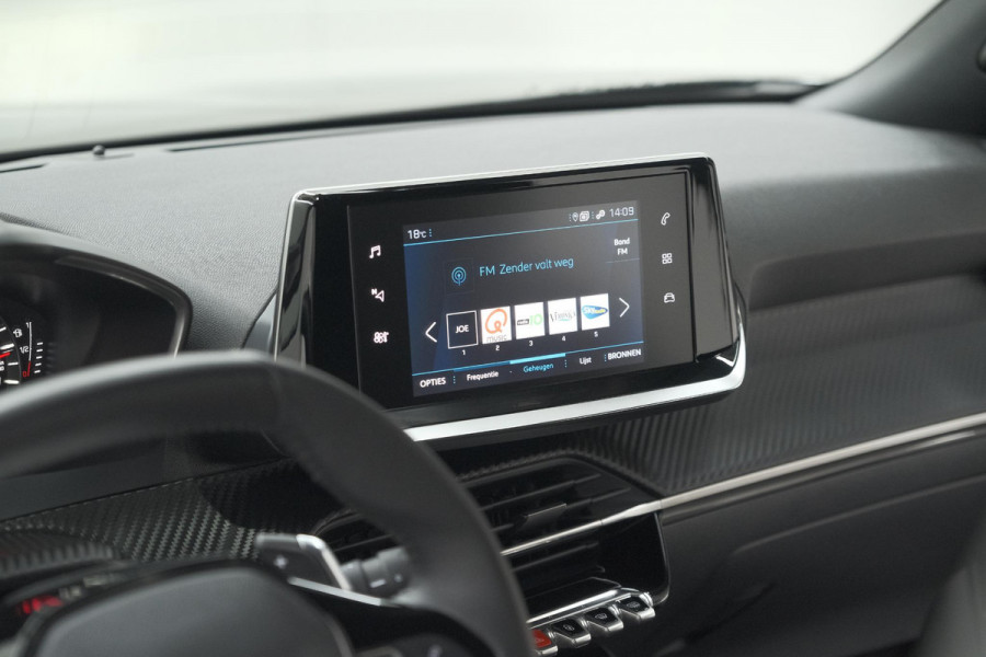 Peugeot 2008 PureTech 130 Active Pack | Trekhaak | Camera | Navigatie | Parkeersensoren | Apple Carplay