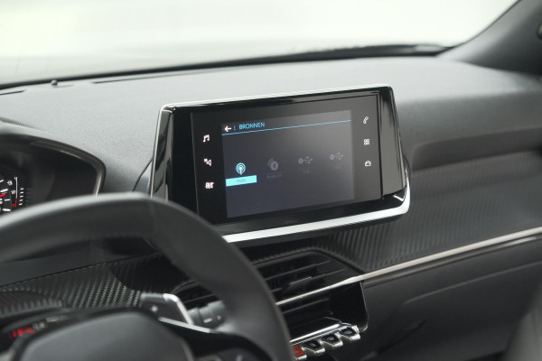 Peugeot 2008 PureTech 130 Active Pack | Trekhaak | Camera | Navigatie | Parkeersensoren | Apple Carplay