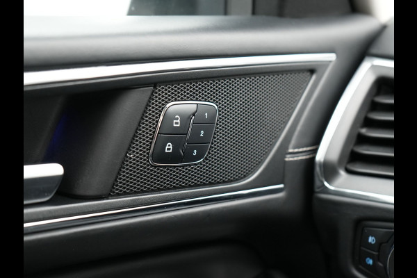 Ford S-Max 2.0 Vignale 7 Persoons 241pk Dealer O.H. | Panodak | Adaptive Cruise | 360 Camera | Lederen Comfortstoelen Memory & Verwarmd | Apple Carplay | Stuur Verwarmd | Keyless | Sfeerverlichting | Blis | Navigatie | DAB |