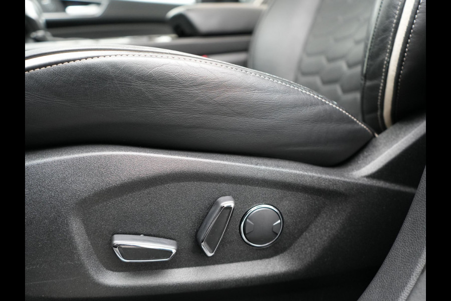 Ford S-Max 2.0 Vignale 7 Persoons 241pk Dealer O.H. | Panodak | Adaptive Cruise | 360 Camera | Lederen Comfortstoelen Memory & Verwarmd | Apple Carplay | Stuur Verwarmd | Keyless | Sfeerverlichting | Blis | Navigatie | DAB |