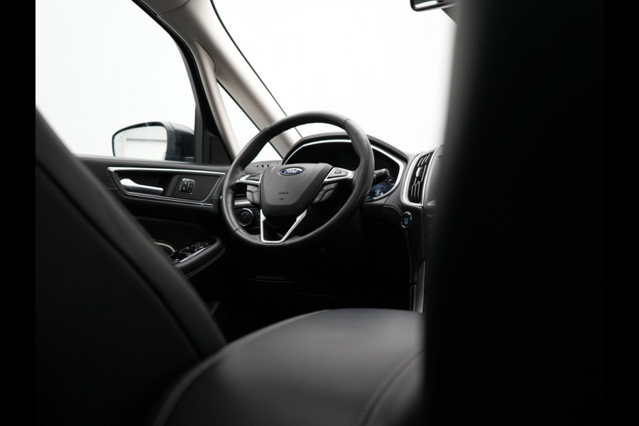 Ford S-Max 2.0 Vignale 7 Persoons 241pk Dealer O.H. | Panodak | Adaptive Cruise | 360 Camera | Lederen Comfortstoelen Memory & Verwarmd | Apple Carplay | Stuur Verwarmd | Keyless | Sfeerverlichting | Blis | Navigatie | DAB |